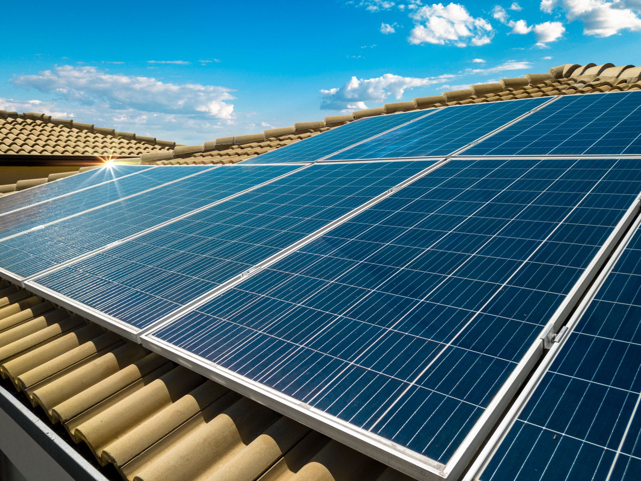 Instalación paneles solares tejado Alicante